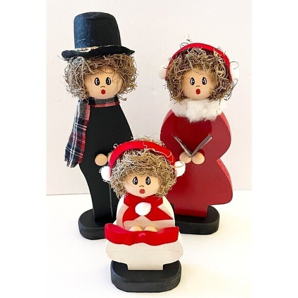 Retro Wooden Christmas Caroler Figurine Family 80s Kitsch 70s Y2K Vintage 3x - Picture 1 of 12